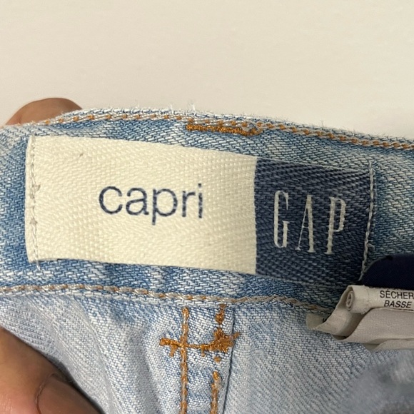 GAP Light Wash Capri Jeans Size 14 Kids - Picture 6 of 10